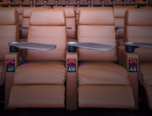 Studio Movie Grill approved to sell alcohol to customers - turnto23